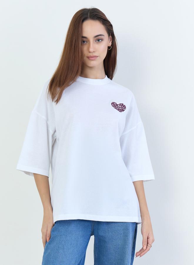 ستايلي تيشيرت واسع بكتابة مُطرّزة - Image 4